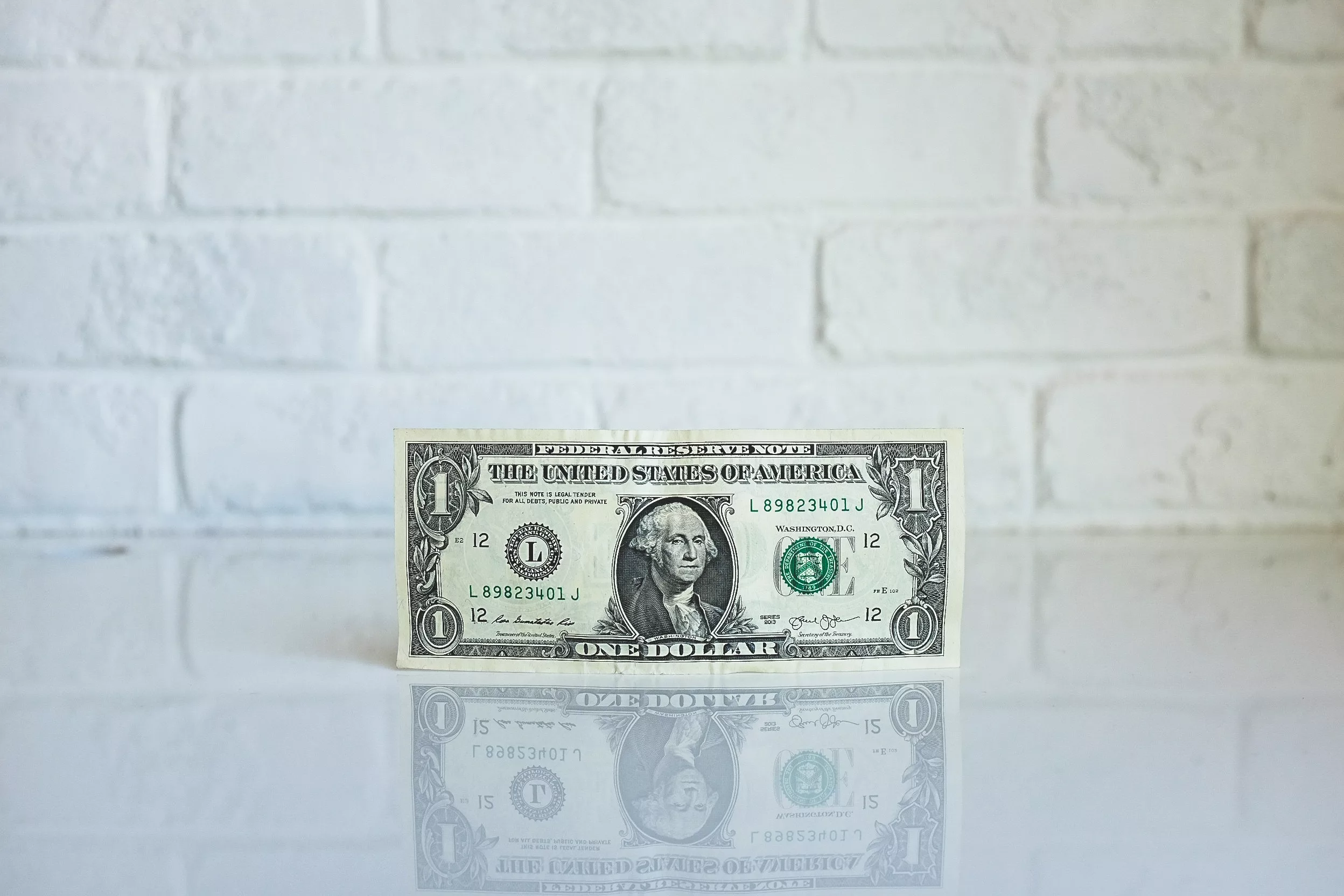 Dollar Bill - How the Fed's Interest Rate Changes Affect You - The Morty Blog